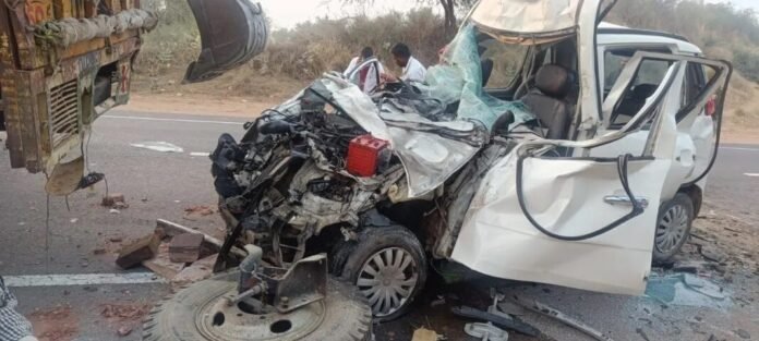 Five policemen of Khinvsar police station died in a road accident