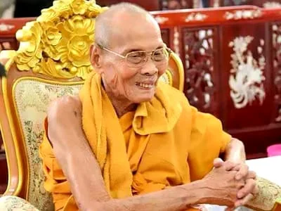 This saint was buried after his death, when his body was taken out after 2 months, he was seen smiling like this