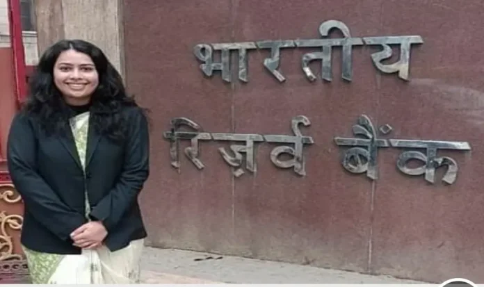 Pallavi from Uttarakhand passed Grade B exam, became officer in RBI, mother runs a shop.