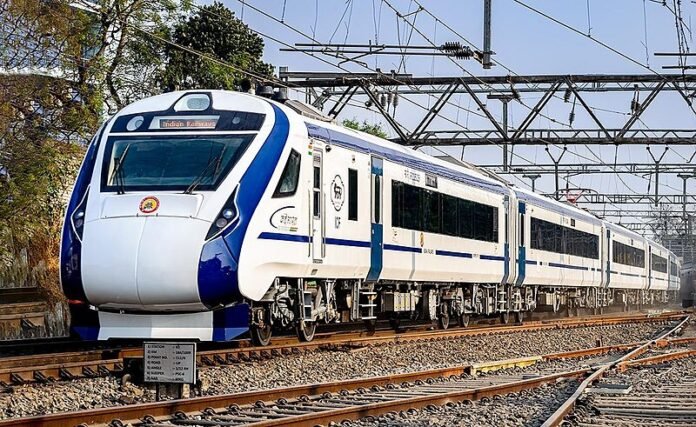 Dehradun to Lucknow Junction Vande Bharat Express will run regularly from 26th March... Know the time table, fare.