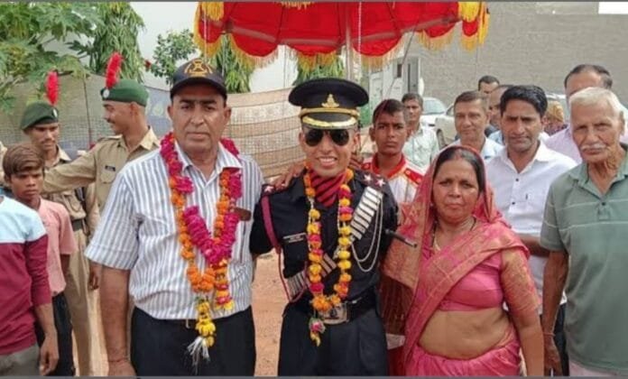 Shivam Yadav of Agra became Lieutenant in Indian Army