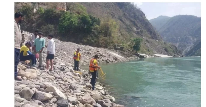 A young man drowned while making a video on the banks of the Ganges