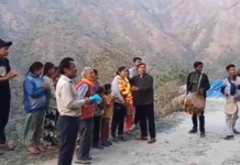 रुद्रप्रयाग की बेटी का उत्तराखंड महिला अंडर- 23 क्रिकेट टीम में चयन, गांव में हुआ भव्य स्वागत Rudraprayag's daughter selected in Uttarakhand Women's Under-23 cricket team, received a grand welcome in the village
