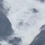 बद्रीनाथ के पास टूटा ग्लेशियर, वैज्ञानिकों ने कहा- अंदर से खोखले हो रहे पहाड़ Glacier breaks near Badrinath, scientists say mountains are hollowing out from within